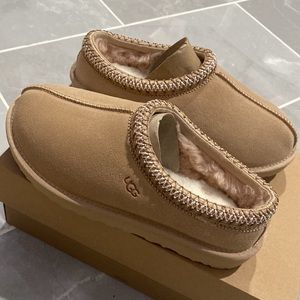 Ugg Tasman Slipper
